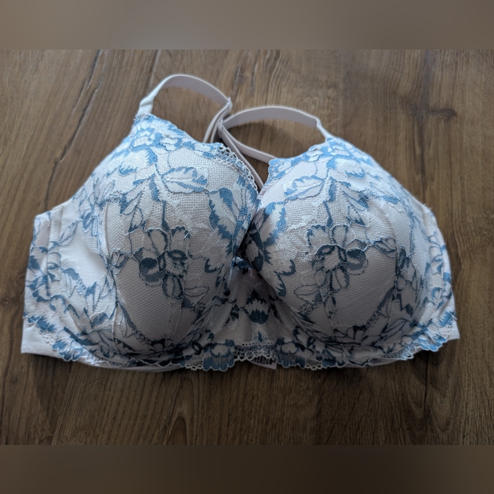 Elegant Blue‎ and White Lace Victoria Secret Bra